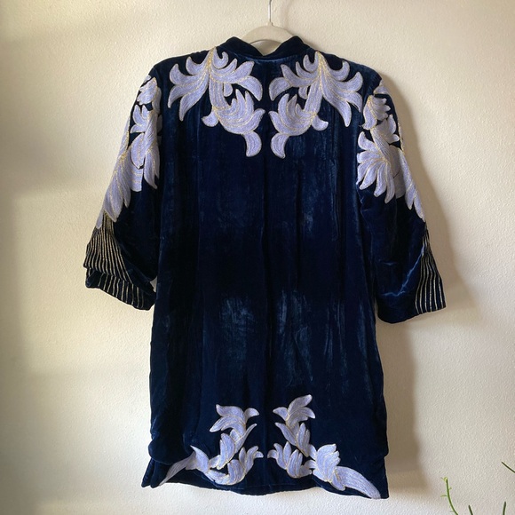 Chasing Unicorns💫 Midnight Rider Velvet Tunic sz M - Picture 8 of 14